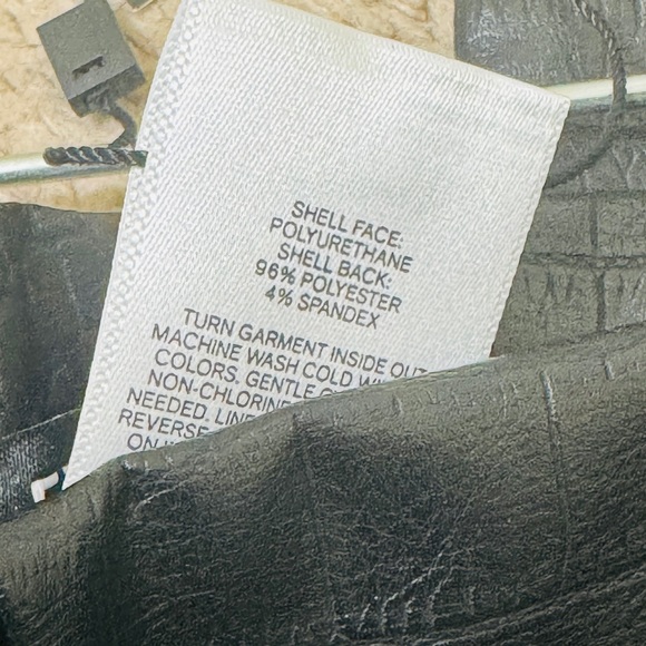 NWT Express Black Faux Leather Snakeskin Animal Print Lightweight Pant Size XL - Picture 6 of 6